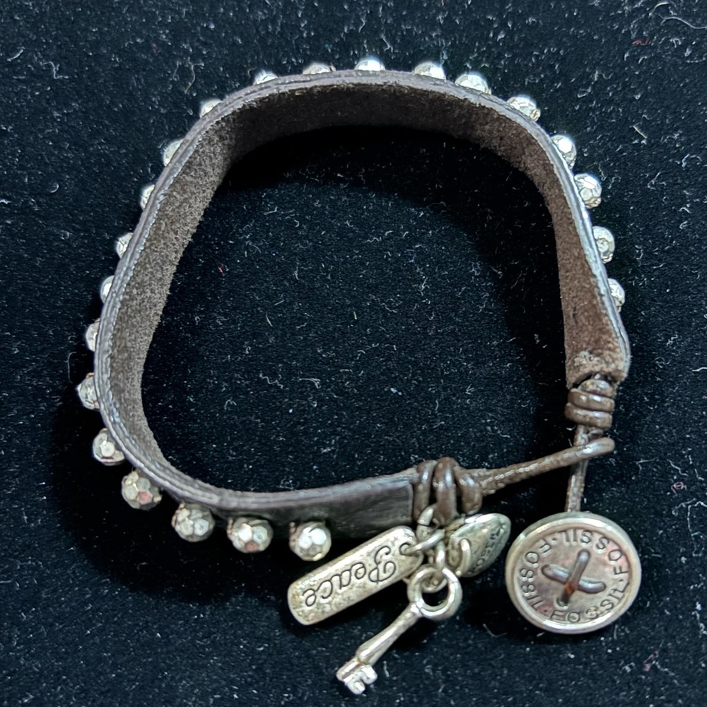 Fossil Brown Leather With Silver Beads Bracelet w/ Charms Gently Used 7.5" Long